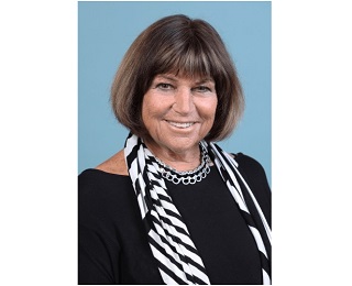 KULISSZATITKOK VÁRADI JÚLIA ÚJSÁGÍRÓVAL